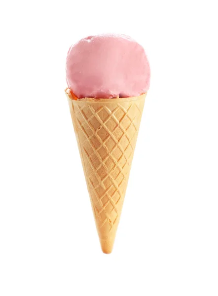 白い背景の上おいしいストロベリー アイス クリームとワッフル コーン — ストック写真