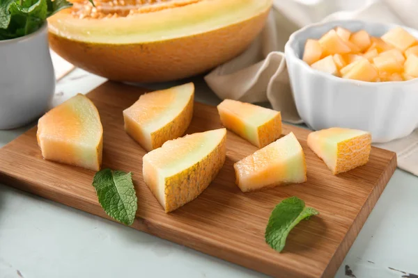 Sliced Ripe Melon Wooden Board — Stock Photo, Image