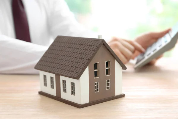 House Model Table Real Estate Agent — Stock Photo, Image