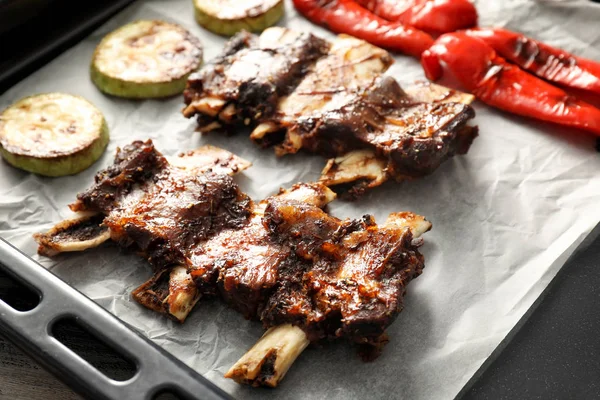 Delicious Grilled Ribs Vegetables Baking Tray — Stock Photo, Image