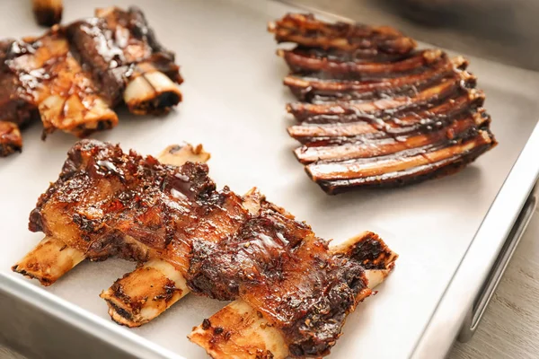 Delicious Grilled Ribs Baking Tray — Stock Photo, Image