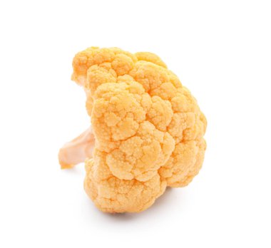 Beyaz arkaplanda sarı karnabahar