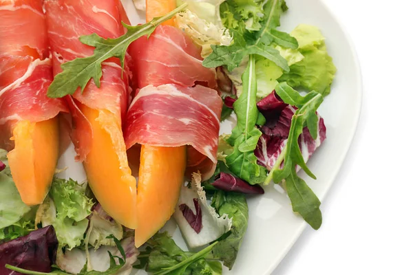 Delizioso Melone Con Prosciutto Sul Piatto Primo Piano — Foto Stock