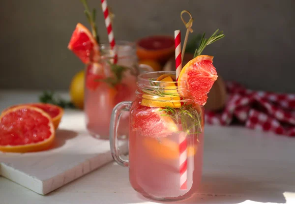 Fresh Grapefruit Cocktail Rosemary Mason Jar Light Table — Stock Photo, Image