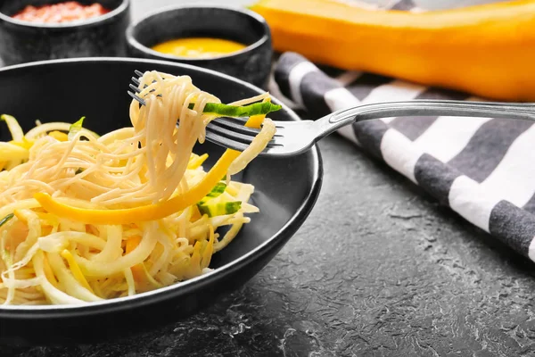 Fork Tasty Spaghetti Zucchini Bowl Dark Table — Stock Photo, Image