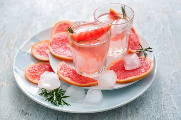 Cocktail Toranja Fresco Com Alecrim Copos Chapas — Fotografia de Stock