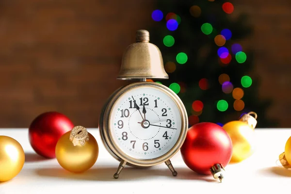 Reloj Despertador Con Bolas Mesa Luz Cuenta Atrás Navidad —  Fotos de Stock