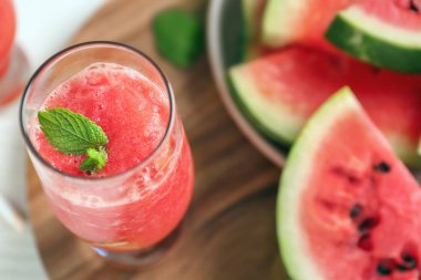 Taze karpuz yüzlü gemide, closeup ile cam