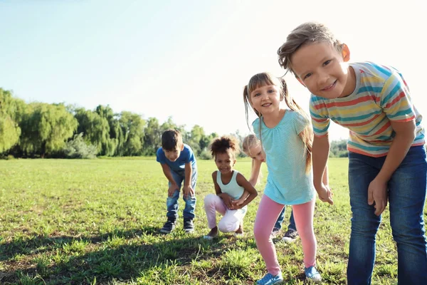 Lindos Niños Pequeños Aire Libre Día Verano — Foto de Stock