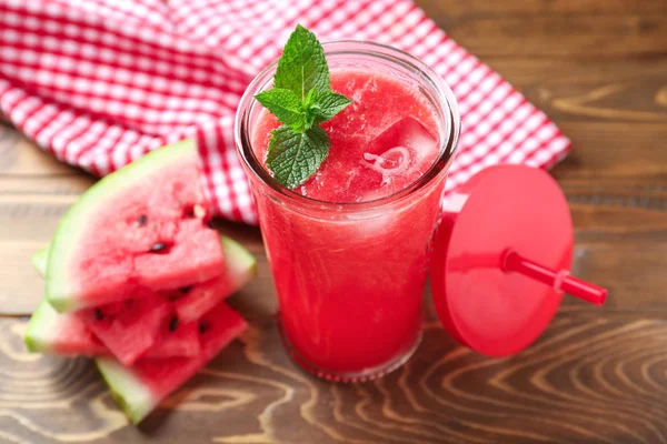 Batido Cristal Con Sandía Fresca Sobre Mesa Madera — Foto de Stock