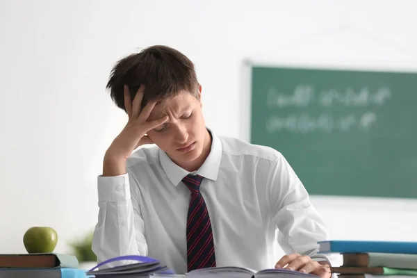 Stanco Adolescente Ragazzo Lezione Classe — Foto Stock