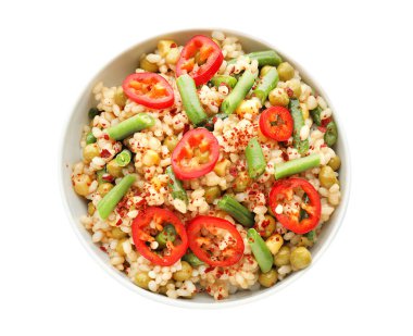 Lezzetli haşlanmış pirinç ve sebze beyaz arka plan üzerinde kase