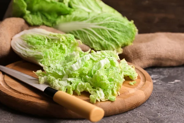 Fresh Cut Cabbage Knife Wooden Board — Stock Photo, Image