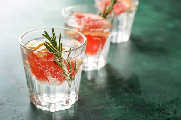 Fresh Grapefruit Cocktail Rosemary Glasses Color Table — Stock Photo, Image