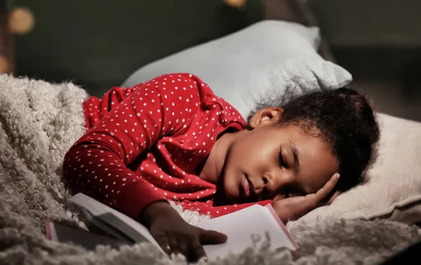 Little African American Girl Book Sleeping Bed — Stock Photo, Image