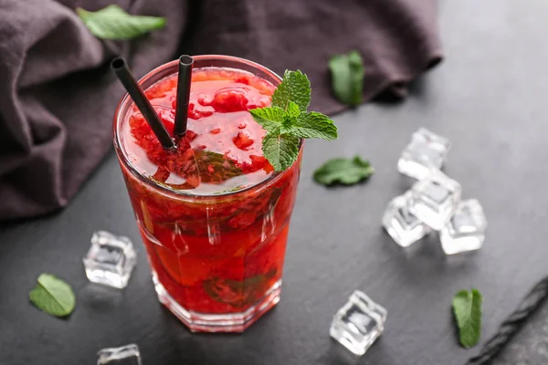 Glass Fresh Strawberry Mojito Slate Plate — Stock Photo, Image