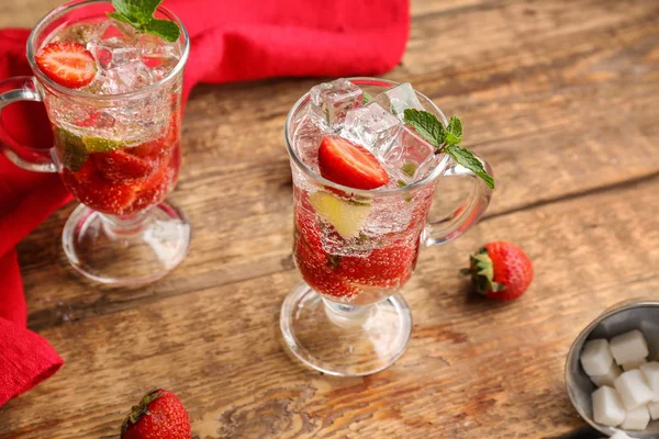 Glass Cups Fresh Strawberry Mojito Wooden Table — Stock Photo, Image