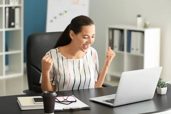 Happy Young Businesswoman Working Office — Stock Photo, Image