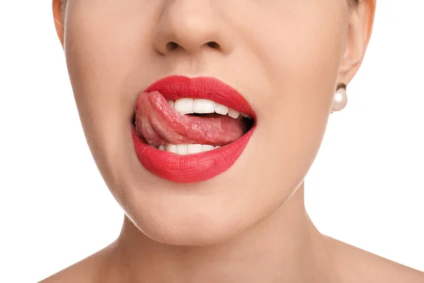 Mooie Jonge Vrouw Met Felrode Lippenstift Witte Achtergrond Close — Stockfoto