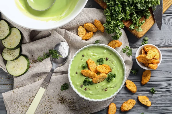 Bowl Tasty Zucchini Soup Croutons Wooden Table — Stock Photo, Image