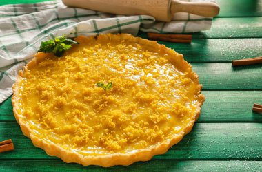 Lezzetli limon pasta renk ahşap tablo