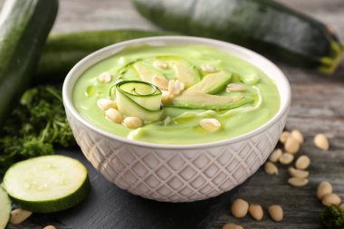 Tablo, closeup lezzetli kabak çorbası ile kase