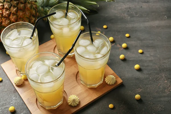 Glasses Fresh Tasty Pineapple Cocktail Dark Background — Stock Photo, Image