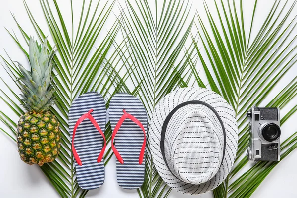 Summer Composition Fresh Tropical Palm Leaves Pineapple Beach Accessories White — Stock Photo, Image