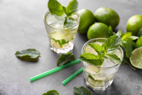 Glasses Fresh Mojito Grey Table — Stock Photo, Image