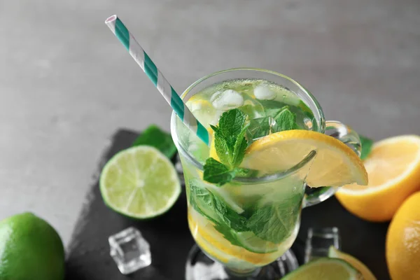 Glass Fresh Mojito Slate Plate Closeup — Stock Photo, Image