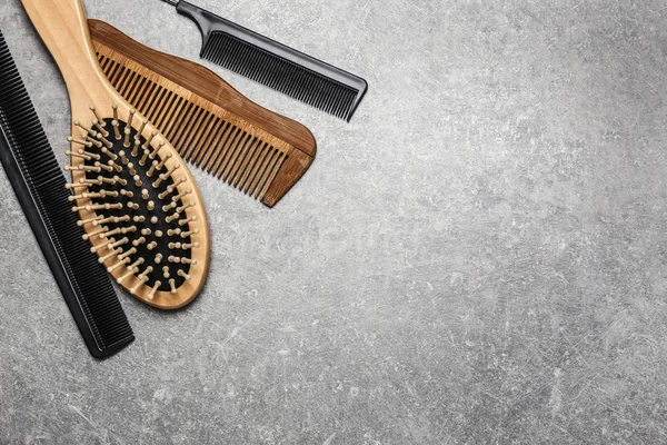 Hair Brush Combs Grey Background — Stock Photo, Image