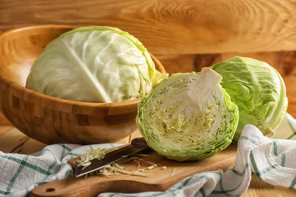 Whole Cut Fresh Cabbage Wooden Table — Stock Photo, Image