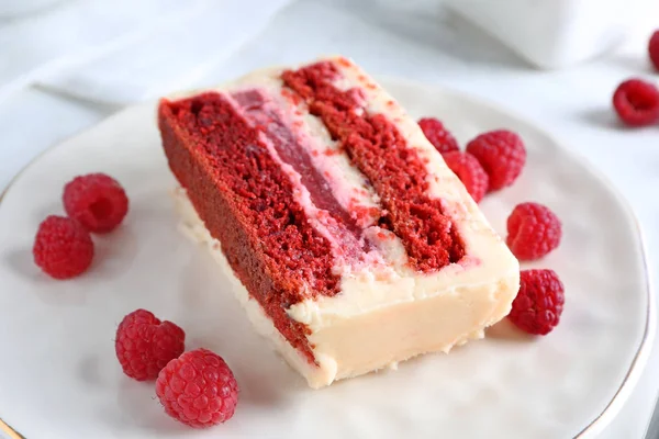 Piece Delicious Raspberry Cake Plate Closeup — Stock Photo, Image