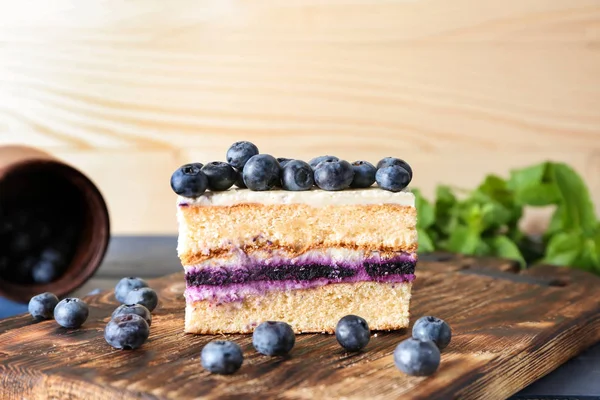 Piece Delicious Blueberry Cake Wooden Board — Stock Photo, Image