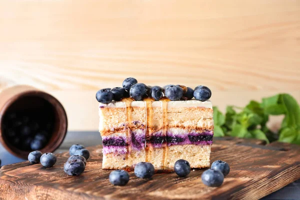 Piece Delicious Blueberry Cake Wooden Board — Stock Photo, Image