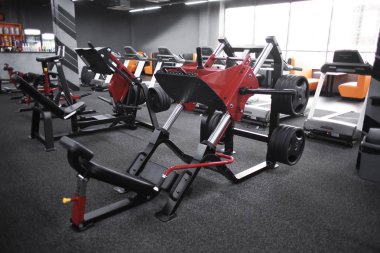 Yeni jimnastik salonu kapalı modern ekipman