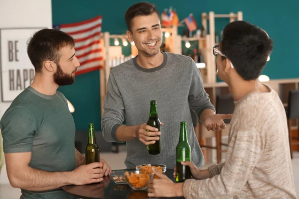 Men Drinking Beer Bar — Stock Photo, Image