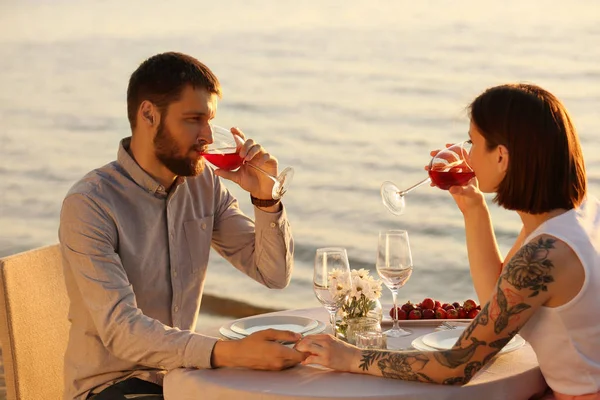 Happy Lovely Couple Date River — Stock Photo, Image