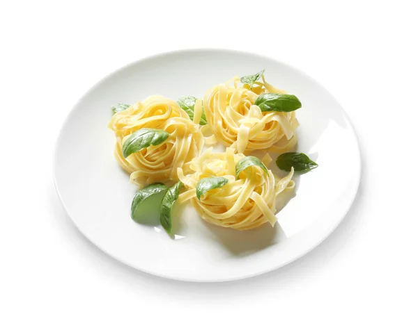 Teller Leckere Pasta Mit Basilikum Auf Weißem Hintergrund — Stockfoto
