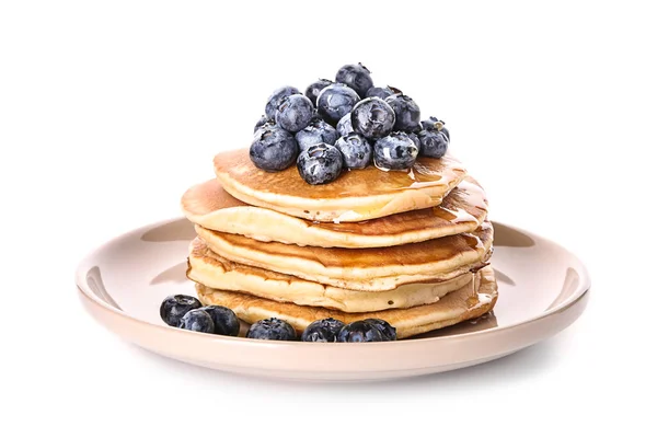 Tallrik Med Läckra Pannkakor Och Blåbär Vit Bakgrund — Stockfoto