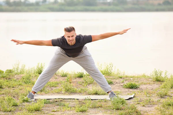 Sporty Young Man Training Outdoors River — Stock Photo, Image