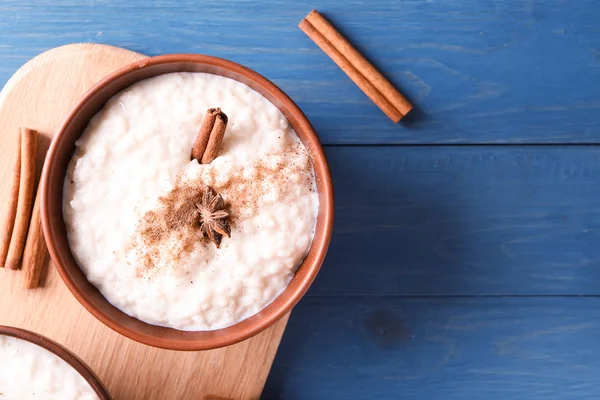 Delicious Rice Pudding Cinnamon Anise Bowl Wooden Table — Stock Photo, Image