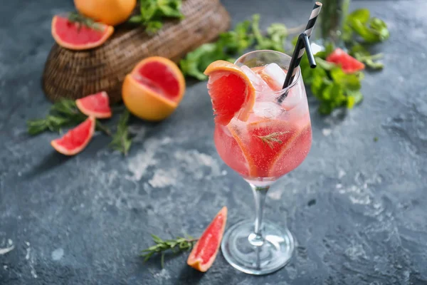 Fresh Grapefruit Cocktail Rosemary Glass Grey Table — Stock Photo, Image