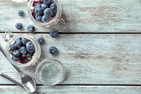 Frascos Con Delicioso Postre Arándanos Mesa Madera — Foto de Stock