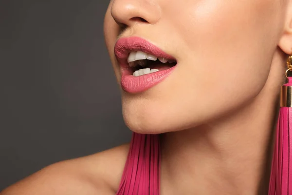 Beautiful Young Woman Pink Lipstick Grey Background Closeup — Stock Photo, Image