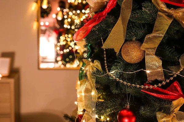 Hermoso Árbol Navidad Decorado Sala Estar —  Fotos de Stock