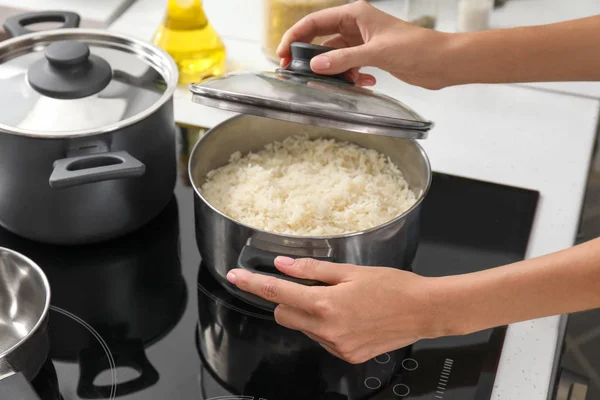 Woman Cooking Rice Stove Kitchen — Stock Photo, Image