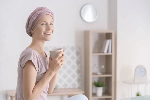 Happy Woman Chemotherapy Drinking Tea Home — Stock Photo, Image