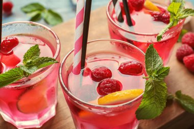 Taze ahududu limonata, portre