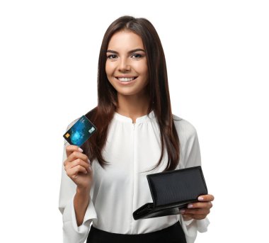 Kredi kartı ve çanta beyaz arka plan üzerinde olan kadın. Online alışveriş